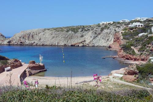 Cala Morell Villa Sleeps 8 Pool Wifi