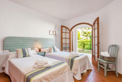 Cala Morell Villa Sleeps 8 Pool Wifi