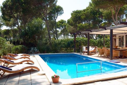Cala Morell Villa Sleeps 10 Pool Wifi