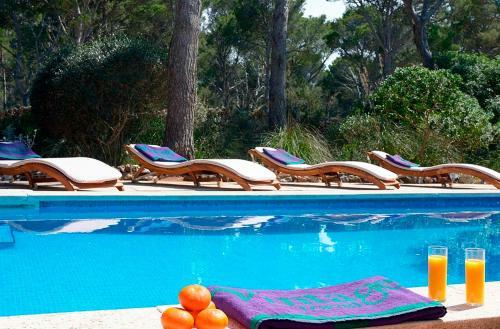 Cala Morell Villa Sleeps 10 Pool Wifi