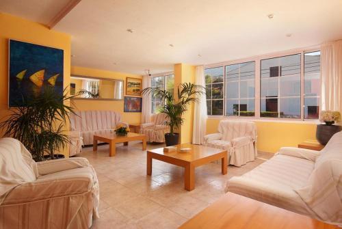 Cala San Vicente Villa Sleeps 4 Pool