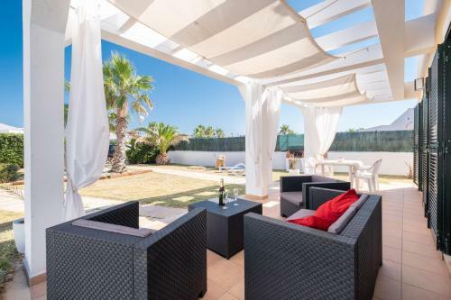 Chalet Con Piscina En Menorca