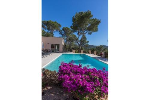Cala Tarida Villa Sleeps 8 Pool Air Con Wifi