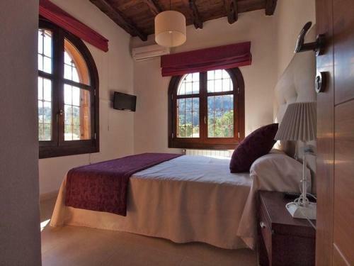 Cala Tarida Villa Sleeps 12 Pool Wifi