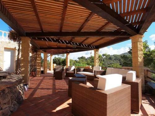 Cala Tarida Villa Sleeps 12 Pool Wifi