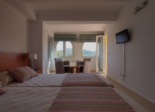 Cala Tarida Villa Sleeps 12 Pool Wifi