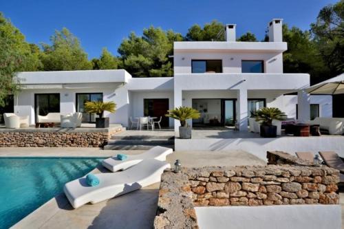 Cala Tarida Villa Sleeps 8 Pool Wifi