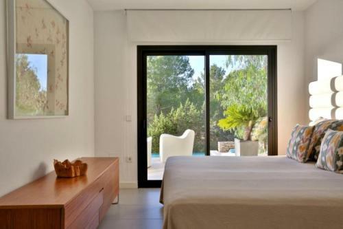 Cala Tarida Villa Sleeps 8 Pool Wifi