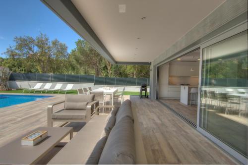 Modern Villa Olivera With Private Pool