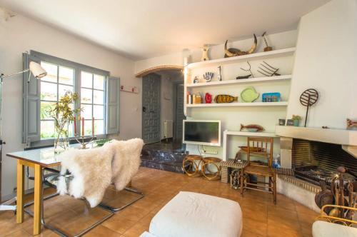 Calella De Palafrugell Villa Sleeps 6 Pool