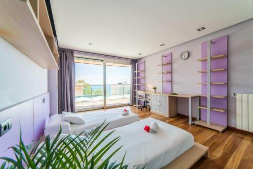 Alcanada Villa Sleeps 12 Pool Air Con Wifi