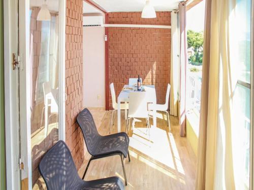 Two-bedroom Apartment In Alicante