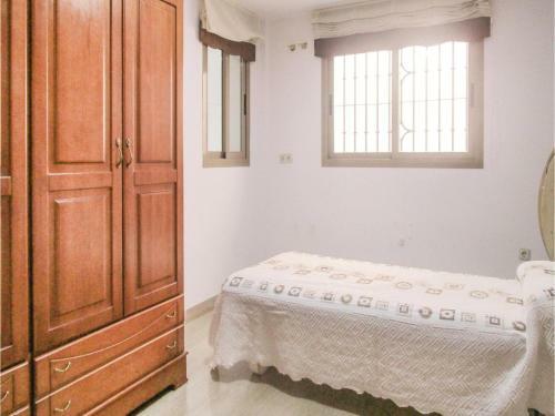 Five-bedroom Holiday Home In Almunecar