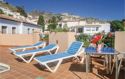 Five-bedroom Holiday Home In Almunecar