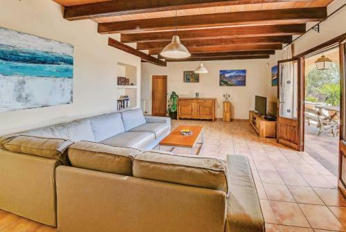 S'alqueria Blanca Villa Sleeps 12 Wifi