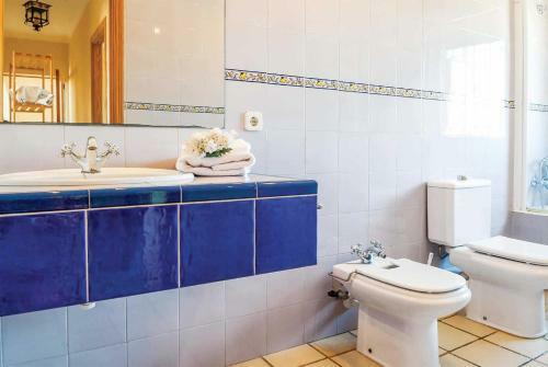 S'alqueria Blanca Villa Sleeps 12 Wifi