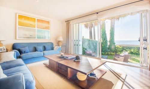 Beachfront House In Altafulla