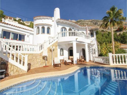 Three-bedroom Holiday Home In Altea