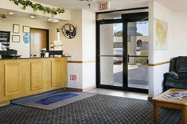Hotel Howard Johnson Express Inn - Wichita
