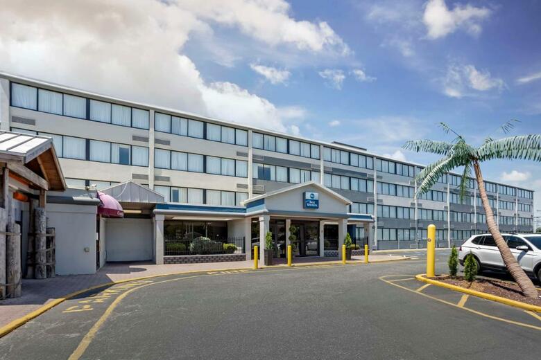 Days Hotel Conference Center East Brunswick