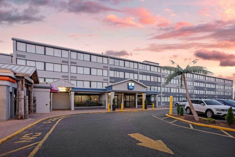 Days Hotel Conference Center East Brunswick