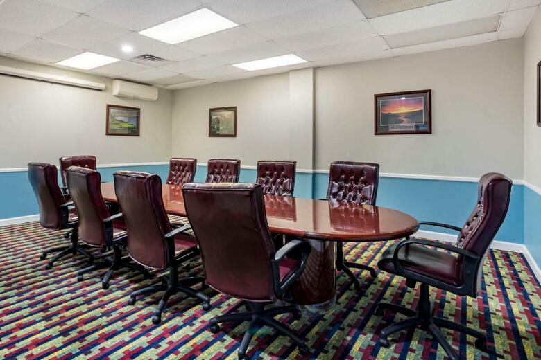 Days Hotel Conference Center East Brunswick