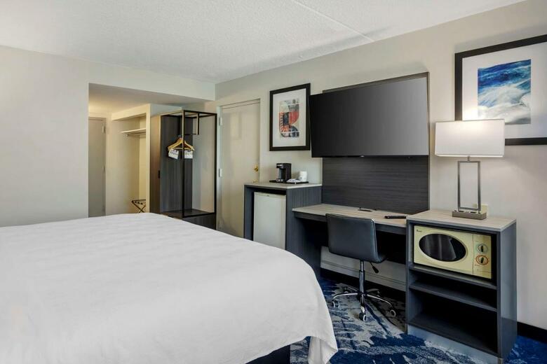 Days Hotel Conference Center East Brunswick