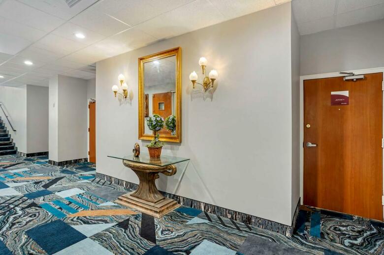 Days Hotel Conference Center East Brunswick