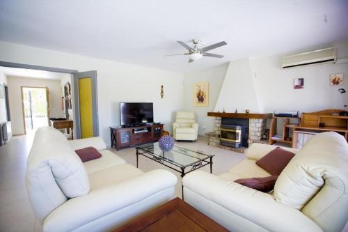 Altea Villa Sleeps 8 Pool Air Con Wifi