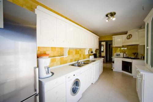 Altea Villa Sleeps 8 Pool Air Con Wifi