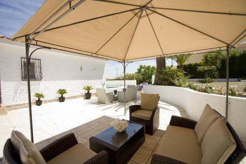 Altea Villa Sleeps 8 Pool Air Con Wifi