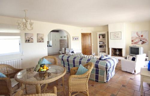 Altea Villa Sleeps 6 Pool Air Con Wifi
