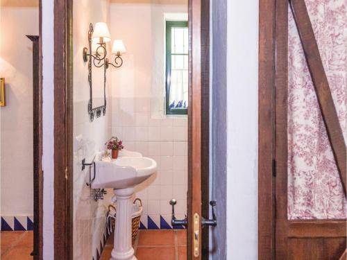 Two-bedroom Holiday Home In Arcos De La Frontera
