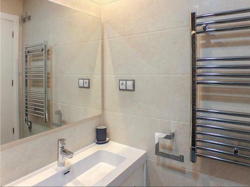Two-bedroom Apartment In Arenales Del Sol-elche