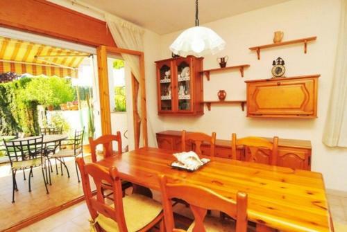 Arenys De Mar Villa Sleeps 8 Pool