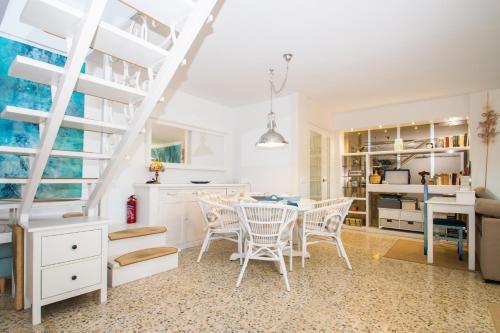 Apartamento Atico De Dise�o Con Terraza