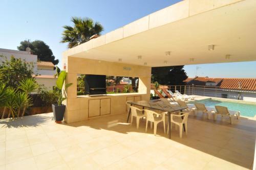Villa Homeholidaysrentals Moai
