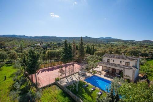 Arriate Villa Sleeps 8