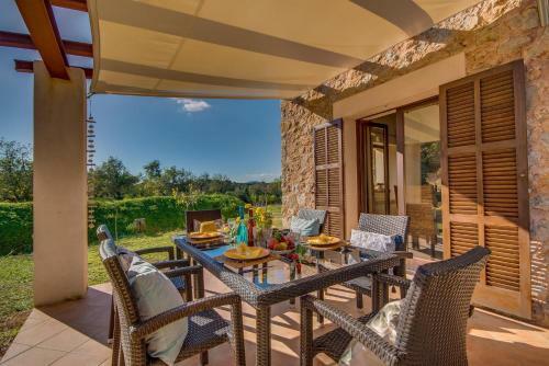 Arta Villa Sleeps 4 Wifi