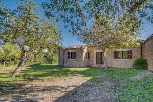 Arta Villa Sleeps 4 Wifi