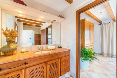 Arta Villa Sleeps 8 Pool Air Con Wifi