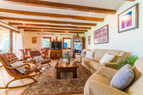 Arta Villa Sleeps 8 Pool Air Con Wifi