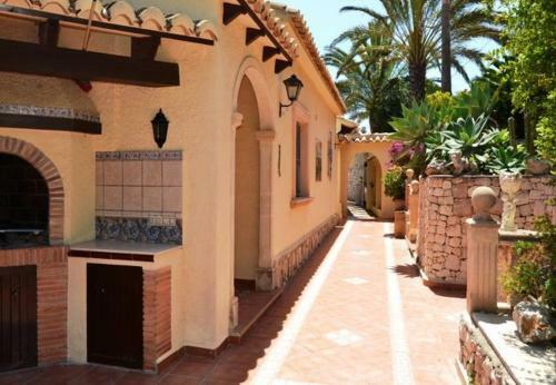 Xabia Chalet Sleeps 8 Pool