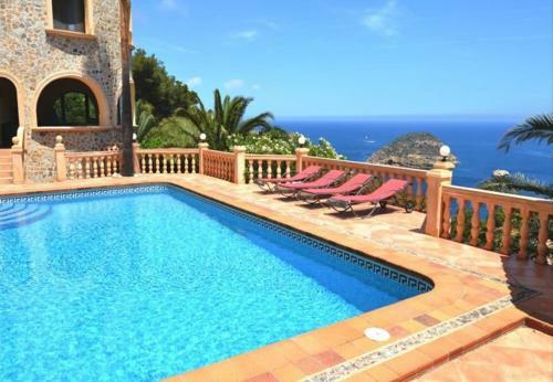 Xabia Chalet Sleeps 8 Pool