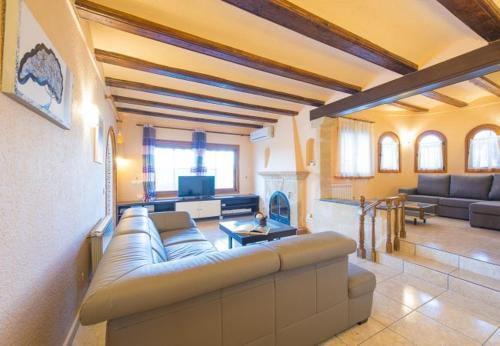 Xabia Villa Sleeps 12 Pool