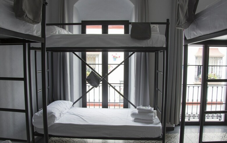 Albergue Factory Rooms Barbate