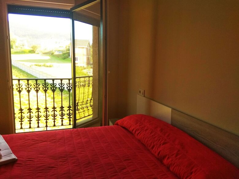 Apartamentos Playa De Las Catedrales 3000