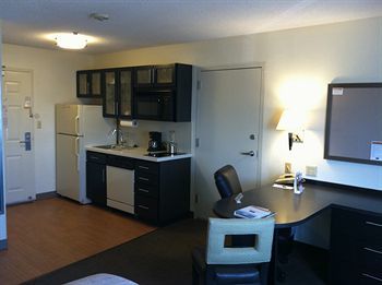 Hotel Candlewood Suites Detroit-troy