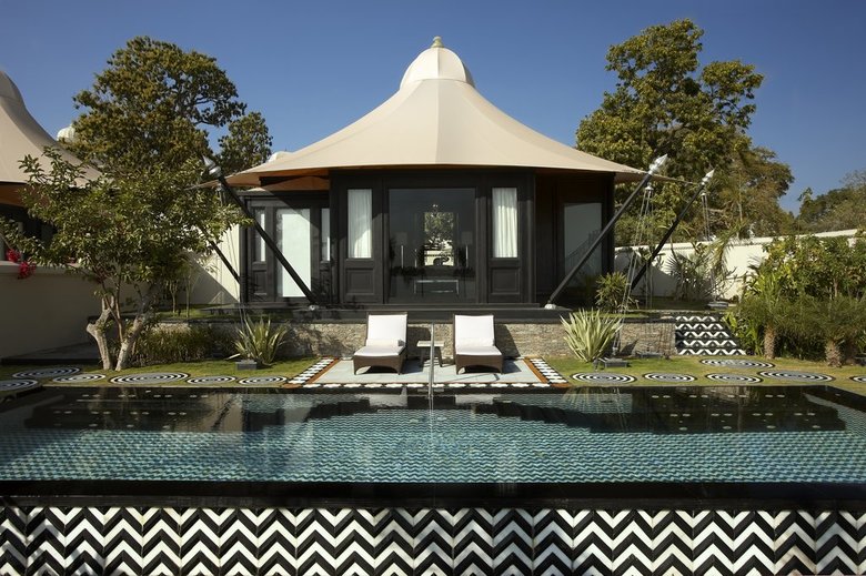 Hotel Leela Kempinski (lake View)