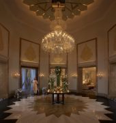Hotel Leela Kempinski (lake View)